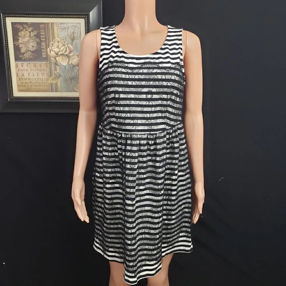 MYSTREE Black White Stripped Dress Large